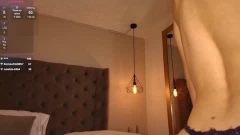 Snapshot of angelinarosss_ chatting on January 2025 12:42:01 AM online show from January 2025 12:42:01 AM