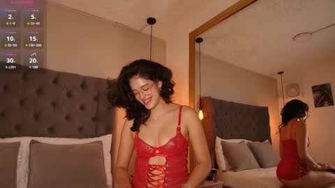 Snapshot of angelinarosss_ chatting on January 2025 05:13:01 PM online show from January 2025 05:13:01 PM