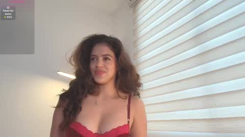 Snapshot of angelinarosss_ chatting on November 2025 02:06:01 PM online show from November 2025 02:06:01 PM