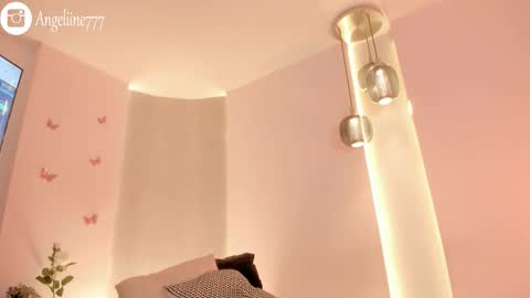 Angeline  online show from October 2025 11:08:02 AM