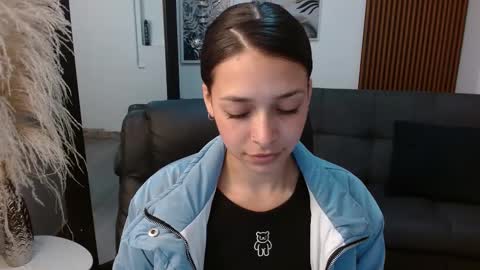 Snapshot of angeline_davies chatting on February 2025 06:21:02 PM angeline_davies online show from February 2025 06:21:02 PM
