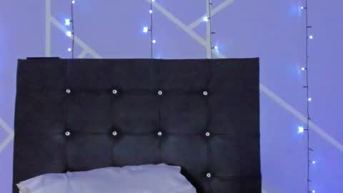 Snapshot of angelique_murphy chatting on December 2024 01:47:02 AM Angelique Murphy online show from December 2024 01:47:02 AM