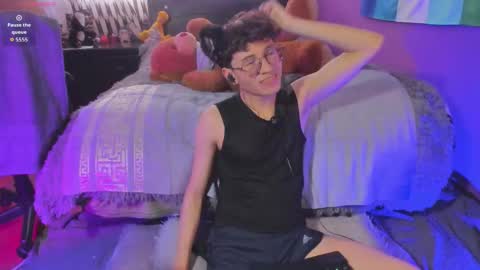 Snapshot of angelito18_twink chatting on March 2026 05:39:01 PM Angel online show from March 2026 05:39:01 PM