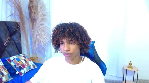 Snapshot of angell18_ chatting on November 2025 08:18:01 PM Angel online show from November 2025 08:18:01 PM