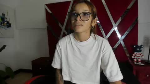 angell_petite01 online show from June 2026 07:49:01 PM