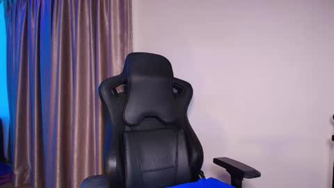 Snapshot of angellarcutie chatting on January 2025 12:12:02 PM Angie online show from January 2025 12:12:02 PM