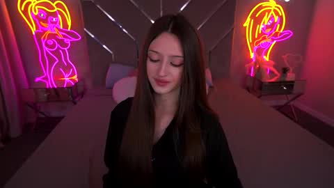 Snapshot of angellblush chatting on October 2025 01:30:01 PM AngelBlush online show from October 2025 01:30:01 PM