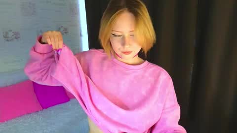 Cutie online show from October 2025 06:25:01 AM