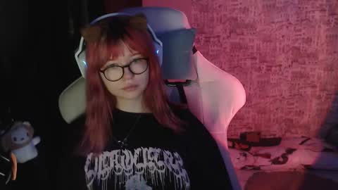 Snapshot of angellmarel chatting on December 2025 05:19:02 PM Anora online show from December 2025 05:19:02 PM