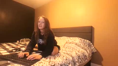 angellove8606 online show from February 2026 06:03:01 PM