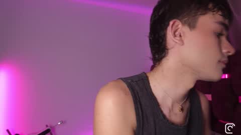 Angelo I work from home this is my room  online show from September 2025 06:48:02 AM