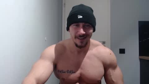 Snapshot of angelofit chatting on January 2025 07:40:01 PM ------- SEX SHOW WITH GUYS AND GIRLS MUSCLE SHOW online show from January 2025 07:40:01 PM
