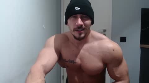 Snapshot of angelofit chatting on January 2025 10:12:02 PM ------- SEX SHOW WITH GUYS AND GIRLS MUSCLE SHOW online show from January 2025 10:12:02 PM