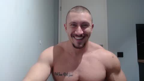 Snapshot of angelofit chatting on February 2025 08:14:02 PM ------- SEX SHOW WITH GUYS AND GIRLS MUSCLE SHOW online show from February 2025 08:14:02 PM