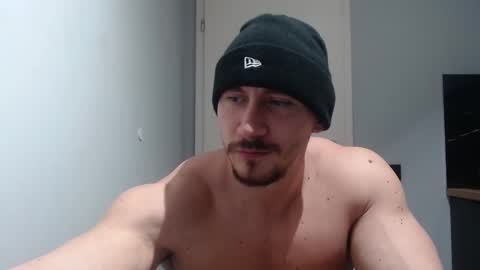 Snapshot of angelofit chatting on February 2025 06:16:01 PM ------- SEX SHOW WITH GUYS AND GIRLS MUSCLE SHOW online show from February 2025 06:16:01 PM