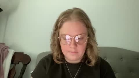 Snapshot of angeloflight273360 chatting on November 2025 02:43:02 PM Angel of Light online show from November 2025 02:43:02 PM