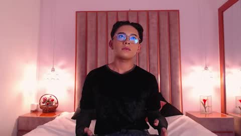 Snapshot of angelrosses chatting on December 2025 03:35:02 AM Angel online show from December 2025 03:35:02 AM