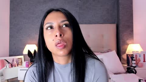 Angela online show from February 2025 01:30:01 PM