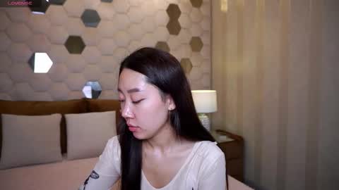 angelshy_ online show from September 2025 06:01:02 AM