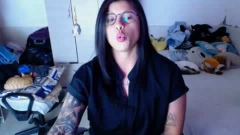 Snapshot of angelswhithe chatting on November 2025 09:25:01 PM angels online show from November 2025 09:25:01 PM