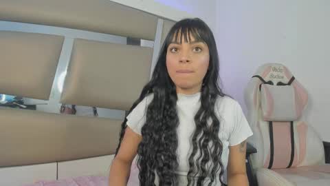 Snapshot of angely_js chatting on February 2025 08:58:02 PM angely_js online show from February 2025 08:58:02 PM
