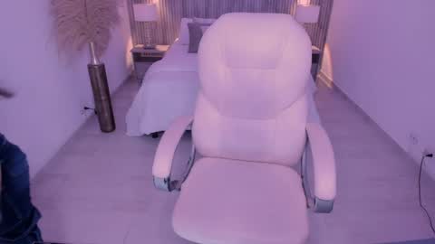 Snapshot of angie_smith_x chatting on April 2026 03:15:01 AM angie_smith_x online show from April 2026 03:15:01 AM