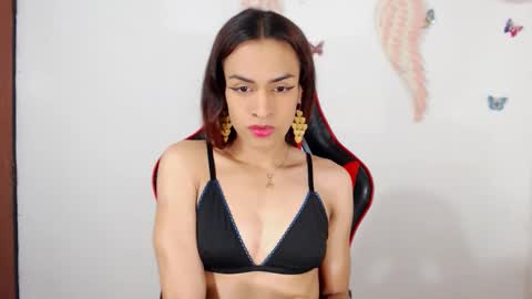 Snapshot of angie_tssex chatting on December 2024 10:03:02 AM ints marianaroldan945 online show from December 2024 10:03:02 AM