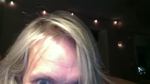 Snapshot of angieland79 chatting on November 2025 06:25:02 AM angieland79 online show from November 2025 06:25:02 AM