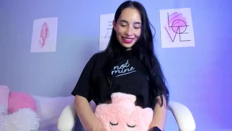 Snapshot of angiiebylpz chatting on February 2026 01:48:01 AM violeth lopez online show from February 2026 01:48:01 AM