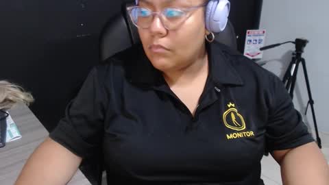 angy online show from November 2025 08:55:01 PM