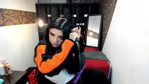 Anhell online show from October 2025 07:45:01 PM