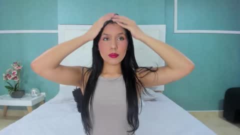 Ania online show from October 2025 01:34:01 PM