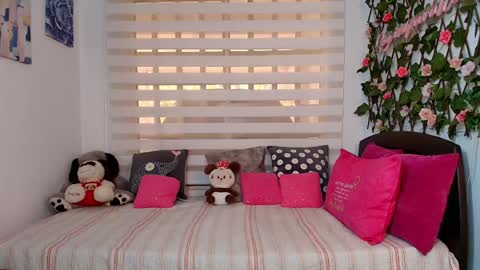 Snapshot of anielli69 chatting on February 2026 01:50:02 PM laura online show from February 2026 01:50:02 PM