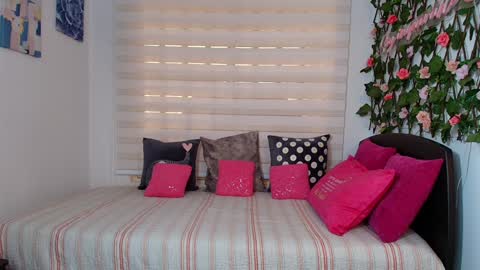 Snapshot of anielli69 chatting on February 2026 03:30:02 PM laura online show from February 2026 03:30:02 PM