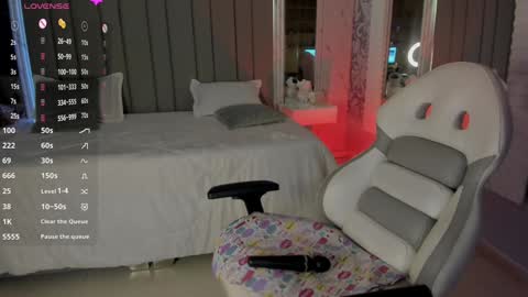 Snapshot of aniie_pink_ chatting on December 2024 01:42:02 PM Maria online show from December 2024 01:42:02 PM