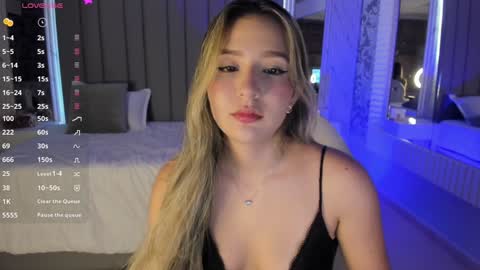 Snapshot of aniie_pink_ chatting on December 2024 10:26:02 AM Maria online show from December 2024 10:26:02 AM