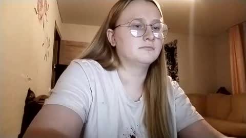 Anika online show from October 2025 01:36:02 AM