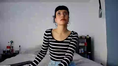 Snapshot of anika_lowen chatting on February 2025 08:41:02 PM Anika And Lowen Your Thumbs Up Are Super Important For Us online show from February 2025 08:41:02 PM