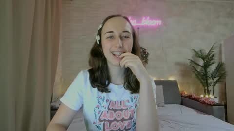 Snapshot of anikabloom chatting on January 2025 05:41:02 AM anikabloom online show from January 2025 05:41:02 AM