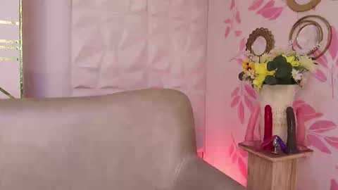 Lauren Anika online show from January 2025 11:44:02 AM