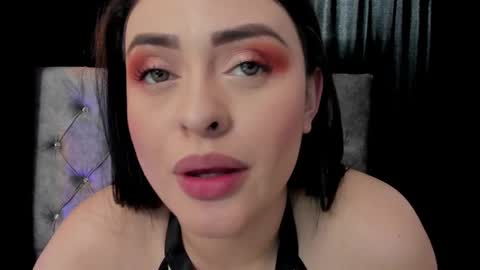 Lauren Anika online show from March 2025 05:01:01 PM