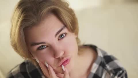 AnishaVivo online show from December 2025 12:03:02 PM