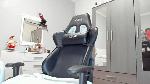 Luna online show from December 2024 10:22:02 AM