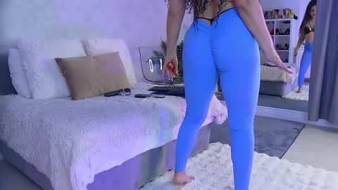 anissia teaser online show from October 2025 04:57:01 AM