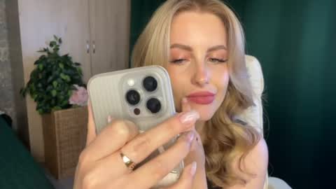 Anita online show from May 2026 12:41:01 AM