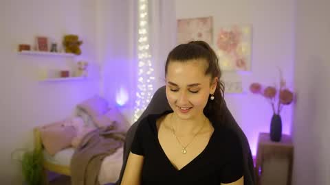 Anita Grey online show from November 2025 09:06:01 PM