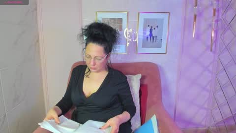 Snapshot of anita_muse chatting on December 2024 02:27:01 PM Anita online show from December 2024 02:27:01 PM