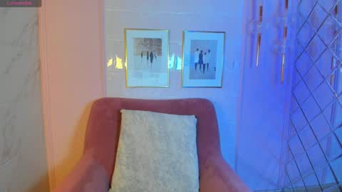 Snapshot of anita_muse chatting on December 2024 08:58:01 PM Anita online show from December 2024 08:58:01 PM