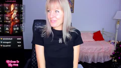 Snapshot of anita_tayson chatting on December 2024 10:02:01 AM Anita online show from December 2024 10:02:01 AM