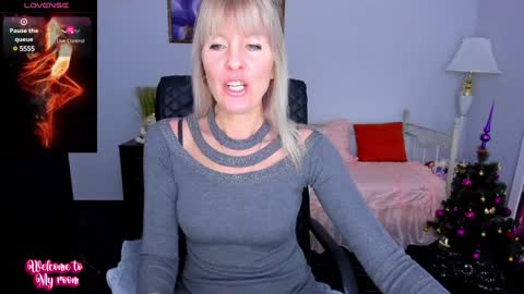 Snapshot of anita_tayson chatting on December 2024 06:41:02 AM Anita online show from December 2024 06:41:02 AM